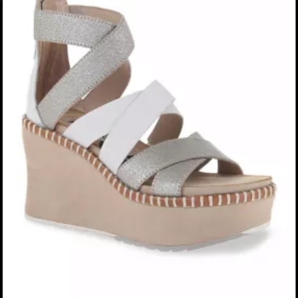 OTBT Shoes - NWT OTBT Pavilion Wedge Sandals